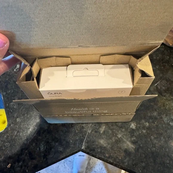 Oura Ring gen 4- Silver size 7 - Picture 5 of 7